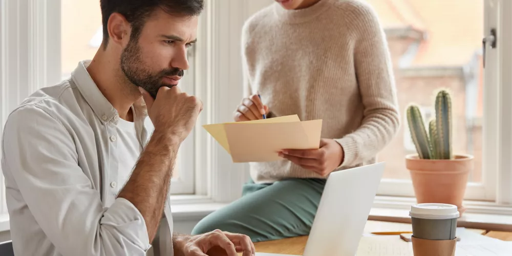 DGS en train de regarder le suivi d'un courrier citoyen