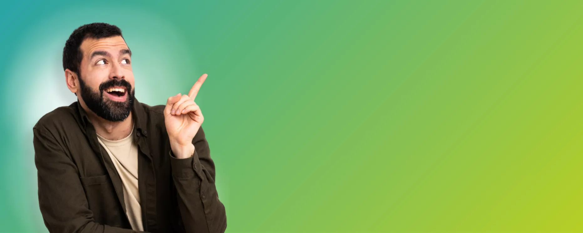 Homme montrant quelque chose