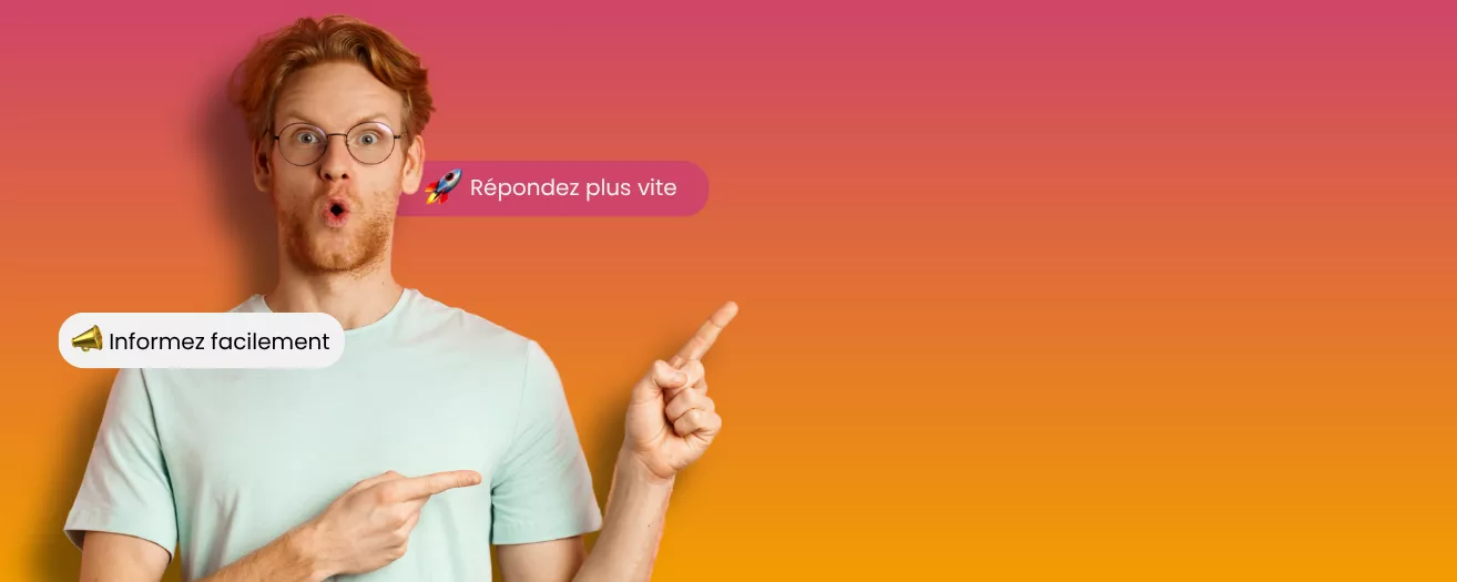 Homme montrant les avantages à utiliser un outil de communication municipale