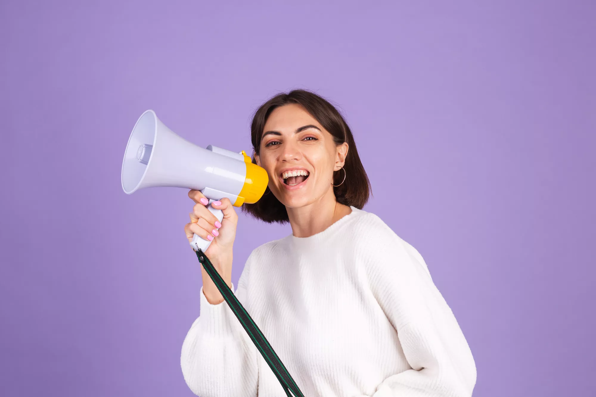Visuel d'illustration d'une femme avec mégaphone
